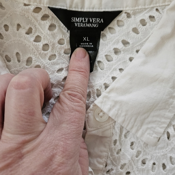 Simply Vera Vera Wang White Eyelet Blouse Size XL - Picture 3 of 7